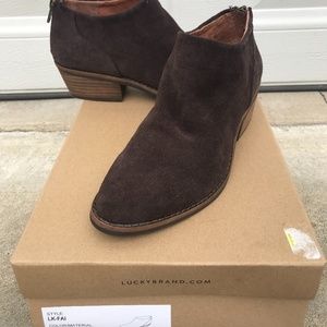 Lucky Brand Size 7 ankle booties